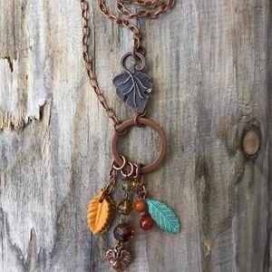 🍂HAND-CRAFTED NECKLACE
